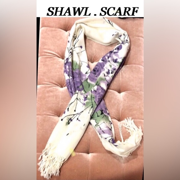 SHAWL/SCARF white with floral design extra long and fringed size 27 x 69 NWOT - Picture 13 of 13